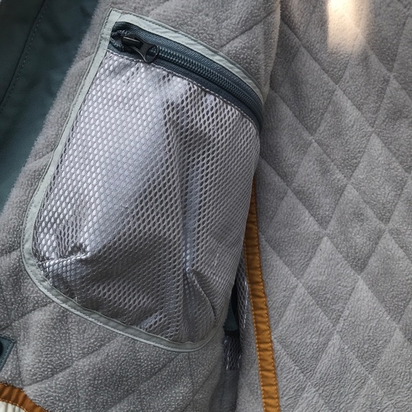 Burton snowboarding jacket - Picture 5 of 7